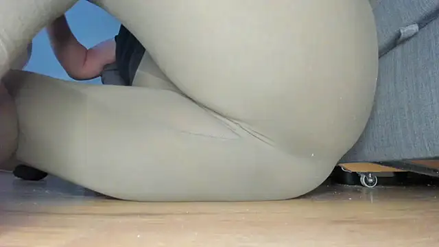 Squirtlady38のライブチャットルーム