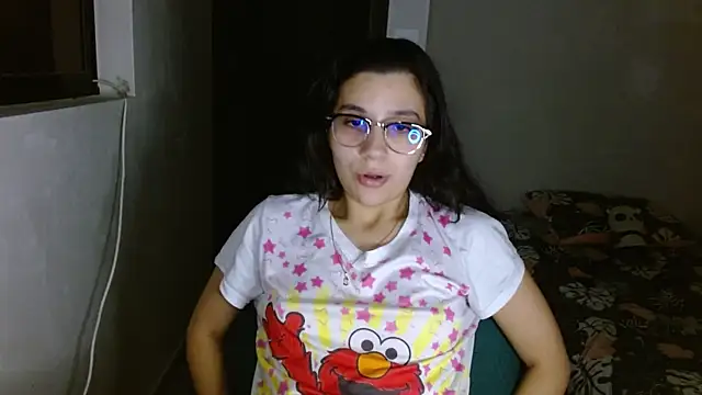 mia__lopez_ élő chatszobája