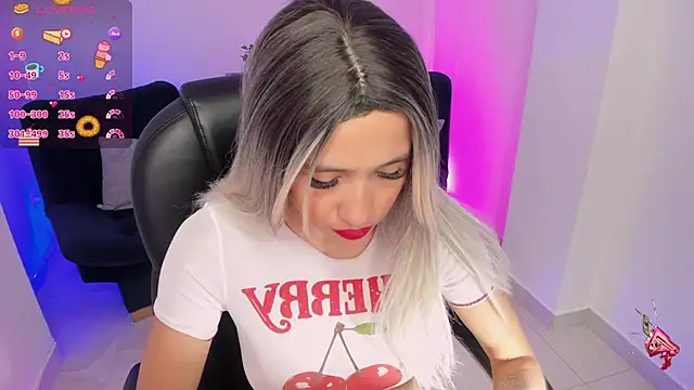 غرفة دردشة emilly_smith_1 المباشرة