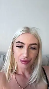 חדר צ'אט בשידור חי של Mia_Roxie