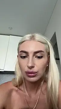 Mia_Roxie: онлайн-чат