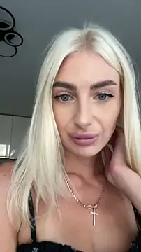 Živá chatovací místnost Mia_Roxie
