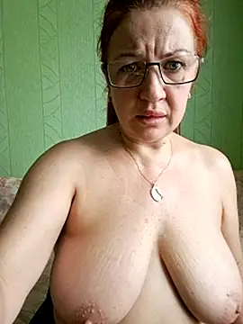Živá chatovací místnost KiraXTender