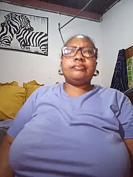 Živá chatovací místnost YELLOW_BONE