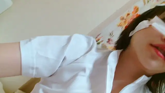 liliyRiSAcha-n Cameră chat live