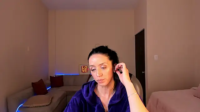Kristen_Garner's Live Chat Room