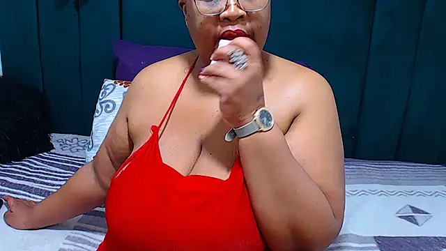 Chat soba uživo modela BUSTYTUMIXX23