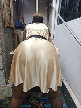 Ledi_brown Adlı Modelin Canlı Sohbet Odası