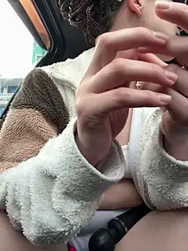 Živá chatovací místnost boomboomHooT
