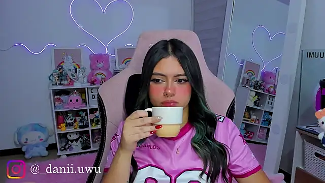 CuteDani_ লাইভ চ্যাট রুম