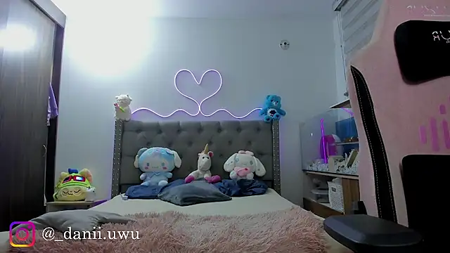 Živá chatovací místnost CuteDani_
