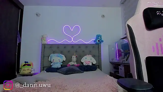 Živá chatovací místnost CuteDani_