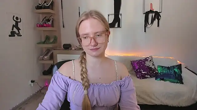 NancyHottie Adlı Modelin Canlı Sohbet Odası