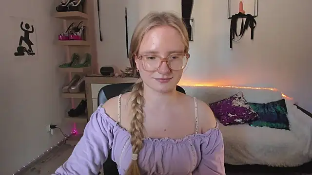 NancyHottie Adlı Modelin Canlı Sohbet Odası