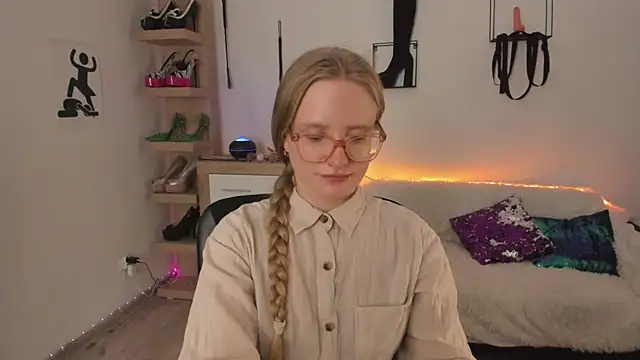 Živá chatovací místnost NancyHottie