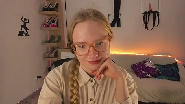 NancyHottie's Live Chat Room