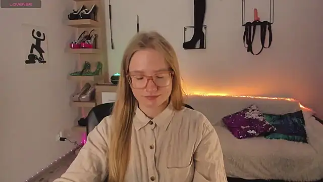 חדר צ'אט בשידור חי של NancyHottie