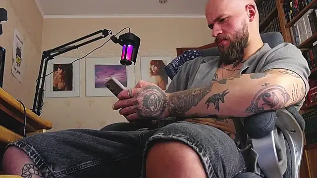 padr3jason: διαδικτυακό σόου στην κάμερα