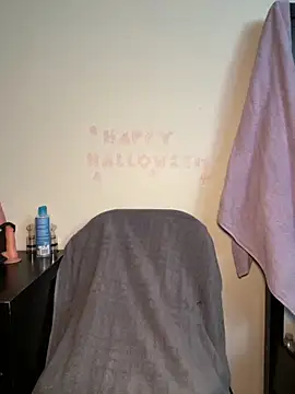 BustiBunny69's Live Chat Room