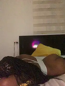 MISSMAYSROOM's Live Chat Room