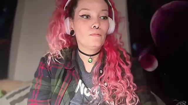 חדר צ'אט בשידור חי של FRRANNKIE