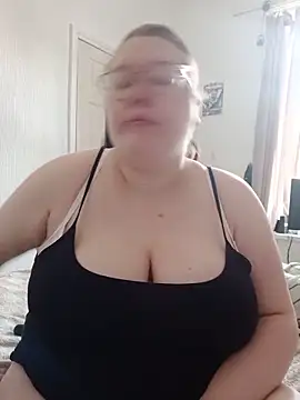 Sexycurvyemilyy's Live Chat Room