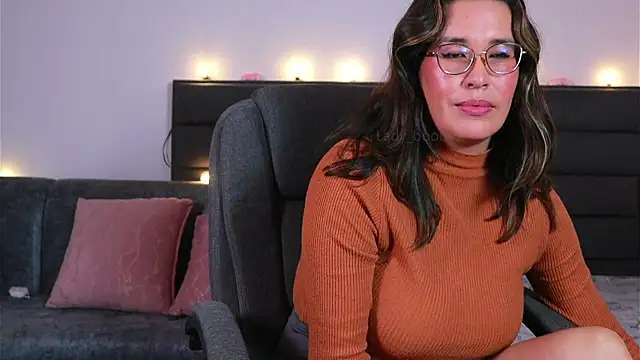 ห้องแชทสดของ kathieandpovcock1