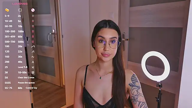Velina83 – Naživo chatovacia miestnosť