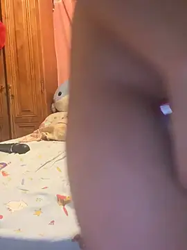 غرفة دردشة LaPetitechienne1 المباشرة