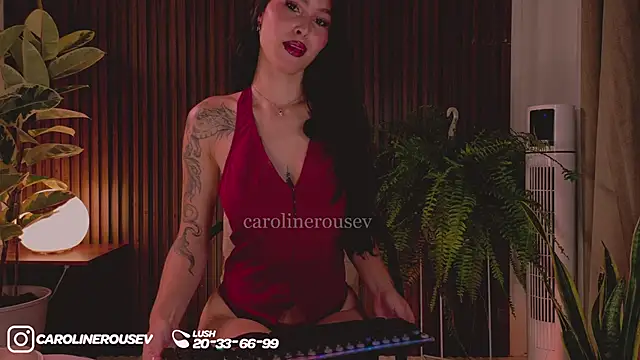 חדר צ'אט בשידור חי של carolinerousev