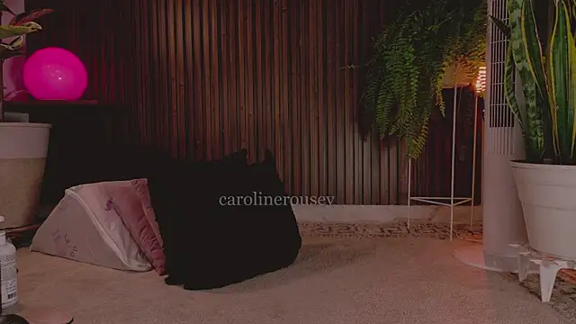 ห้องแชทสดของ carolinerousev