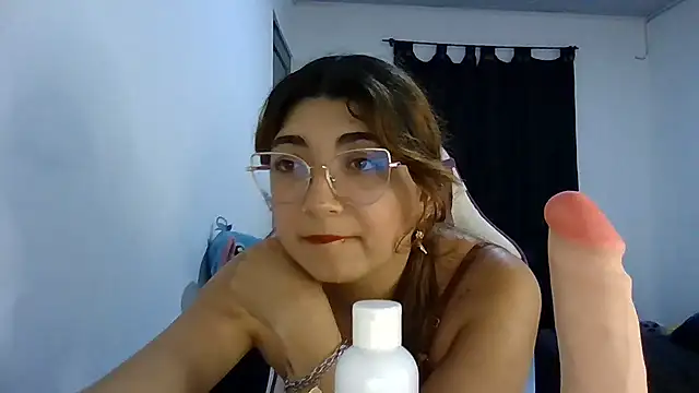 esteni – live chatrum