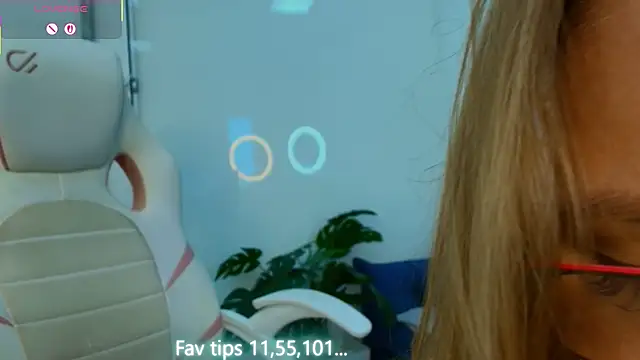 Milf_Tea's Live Chat Room
