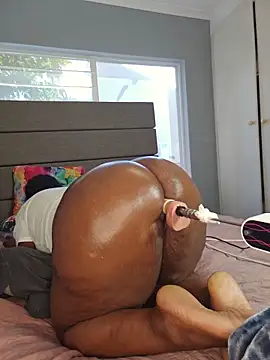 Živá chatovací místnost Kinkyphatass
