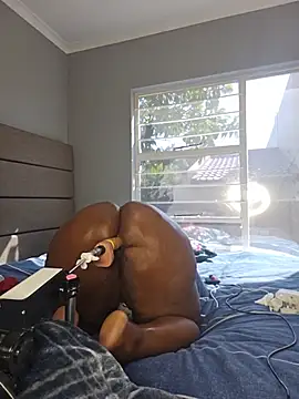 חדר צ'אט בשידור חי של Kinkyphatass