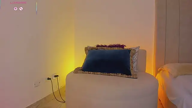 Chat soba uživo modela luisah_
