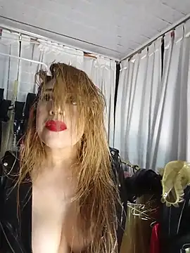 LatexDevil_Blondie Adlı Modelin Canlı Sohbet Odası