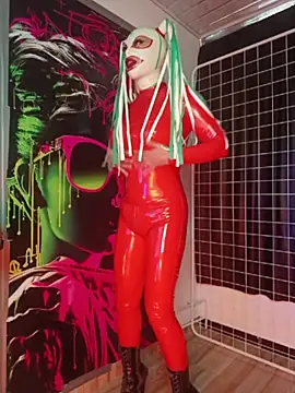חדר צ'אט בשידור חי של LatexDevil_Blondie