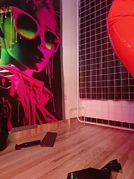 Chat soba uživo modela LatexDevil_Blondie