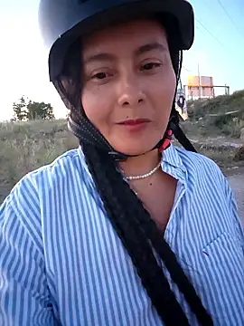 חדר צ'אט בשידור חי של bellapaty