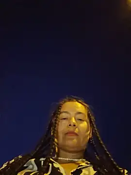 חדר צ'אט בשידור חי של bellapaty