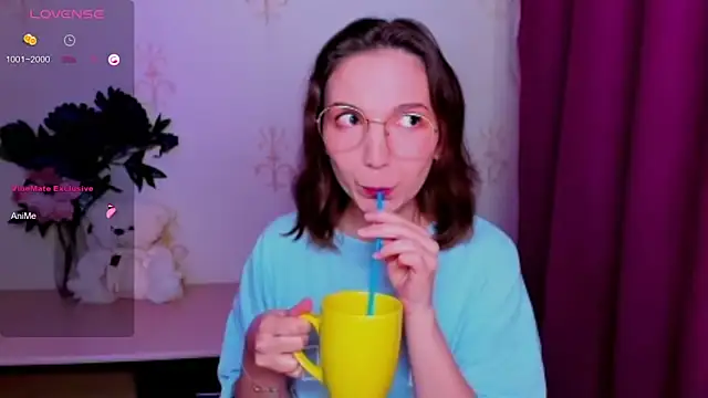 Chat soba uživo modela KindHazelHere_
