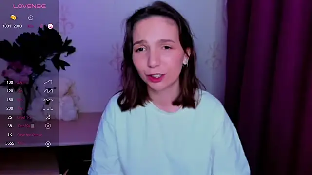 KindHazelHere_ élő chatszobája