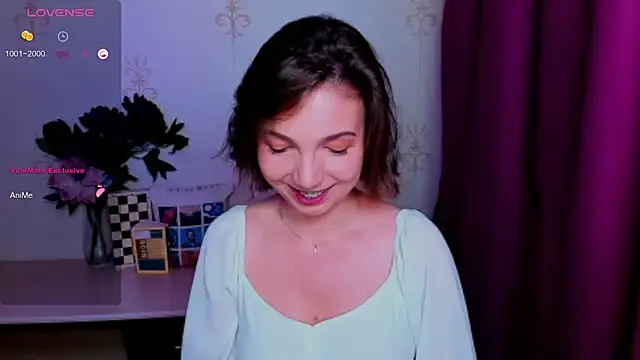 Živá chatovací místnost KindHazelHere_
