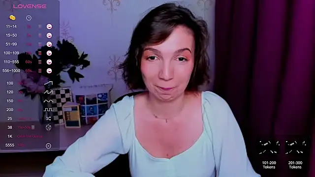 Živá chatovací místnost KindHazelHere_