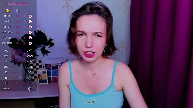Phòng Chat Trực Tiếp KindHazelHere_