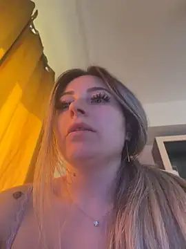 Rania_Stitchn Live chat-huone