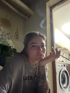 Rania_Stitch Live Chatraum
