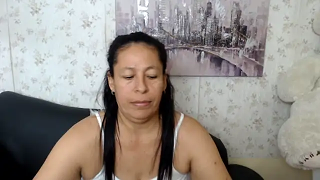 חדר צ'אט בשידור חי של mature_martina