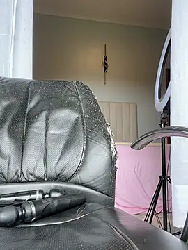 Bellah-Noire's Live Chat Room